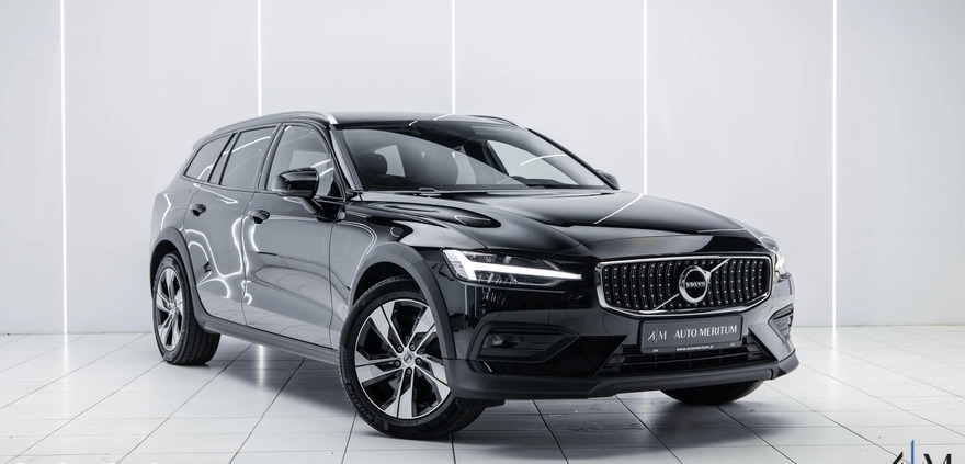 Volvo V60 Cross Country cena 169900 przebieg: 74000, rok produkcji 2021 z Żagań małe 497